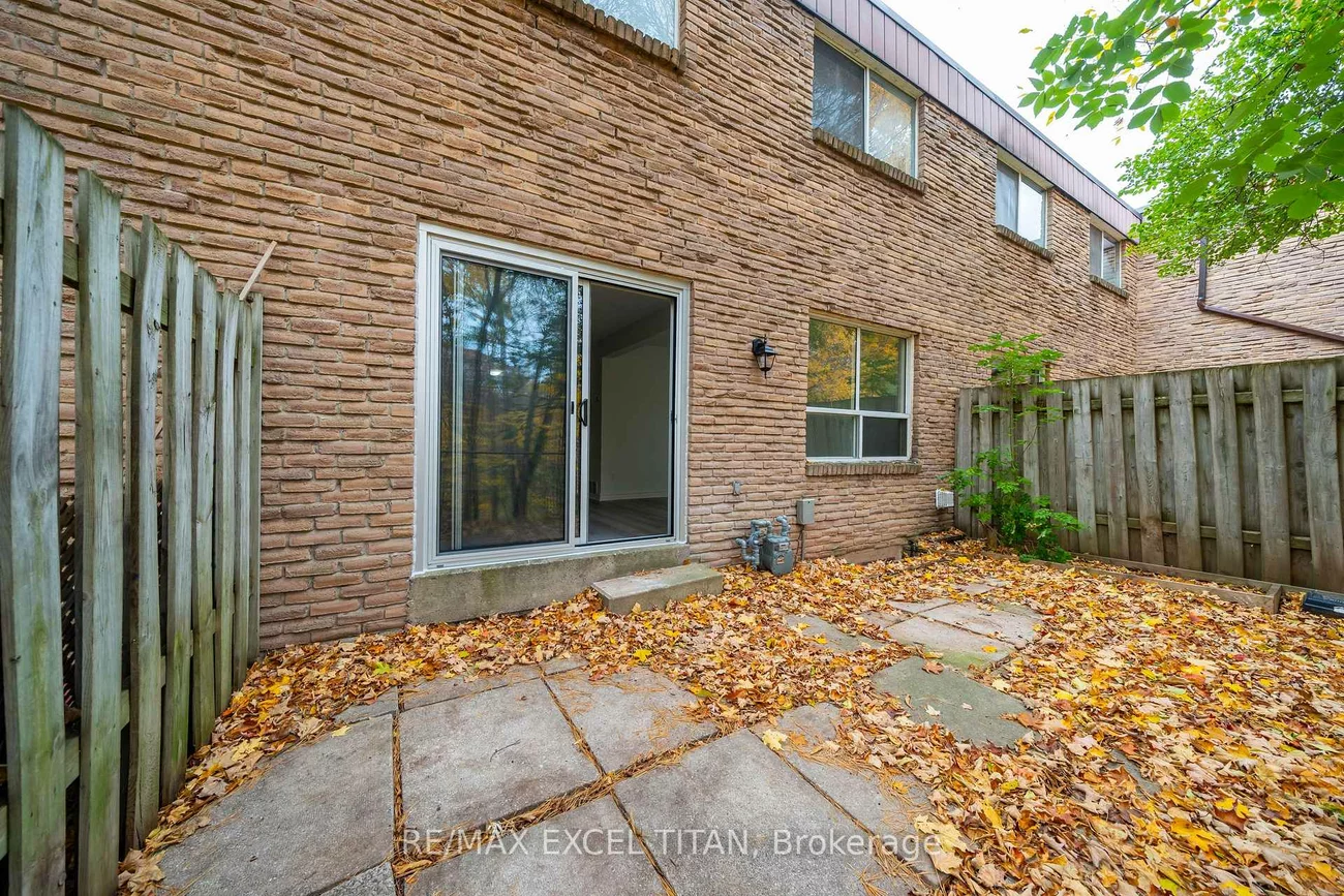 1285, White Oaks, 1005 - FA Falgarwood, Oakville