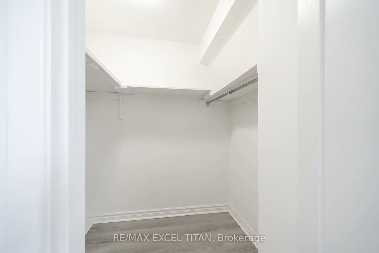 1285, White Oaks, 1005 - FA Falgarwood, Oakville