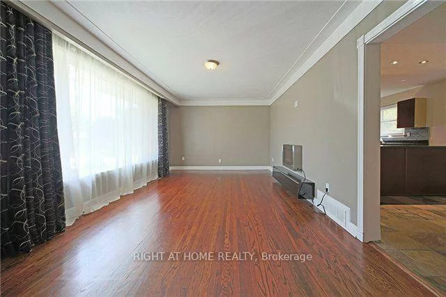 580, Taplow, 1020 - WO West, Oakville