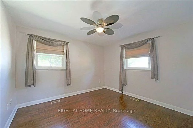 580, Taplow, 1020 - WO West, Oakville