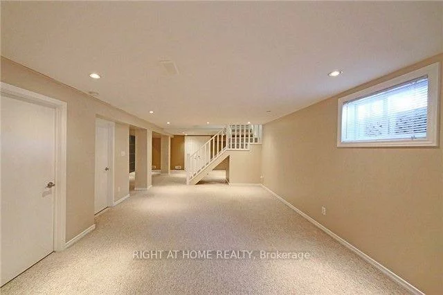 580, Taplow, 1020 - WO West, Oakville