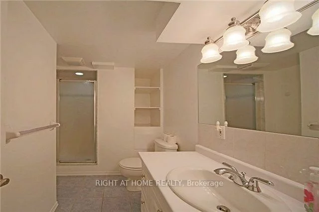 580, Taplow, 1020 - WO West, Oakville