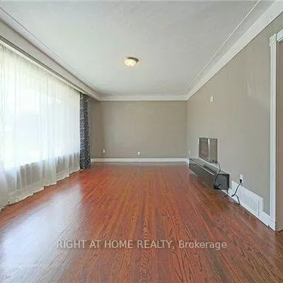 580, Taplow, 1020 - WO West, Oakville