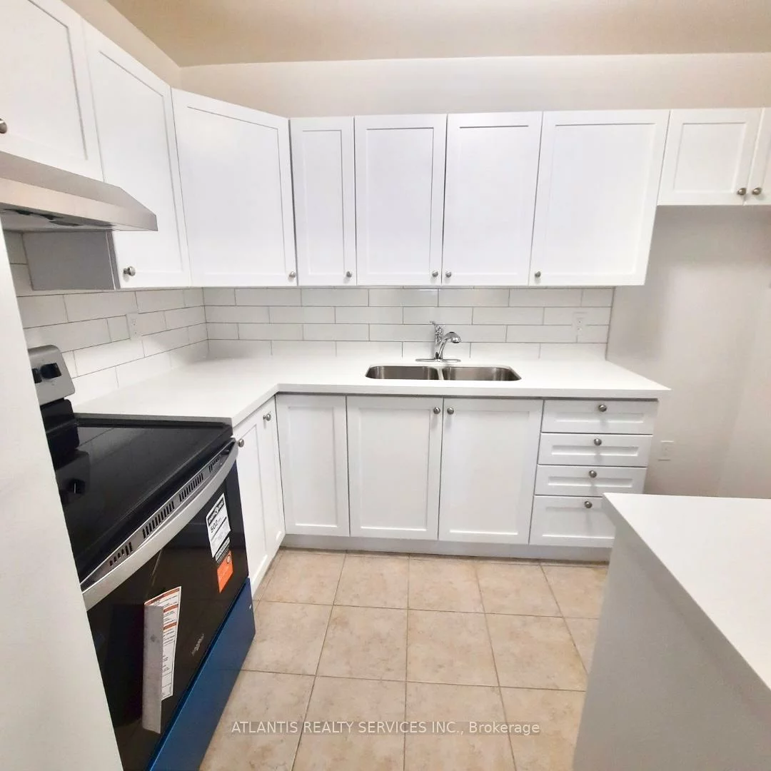 50, East, 1001 - BR Bronte, Oakville