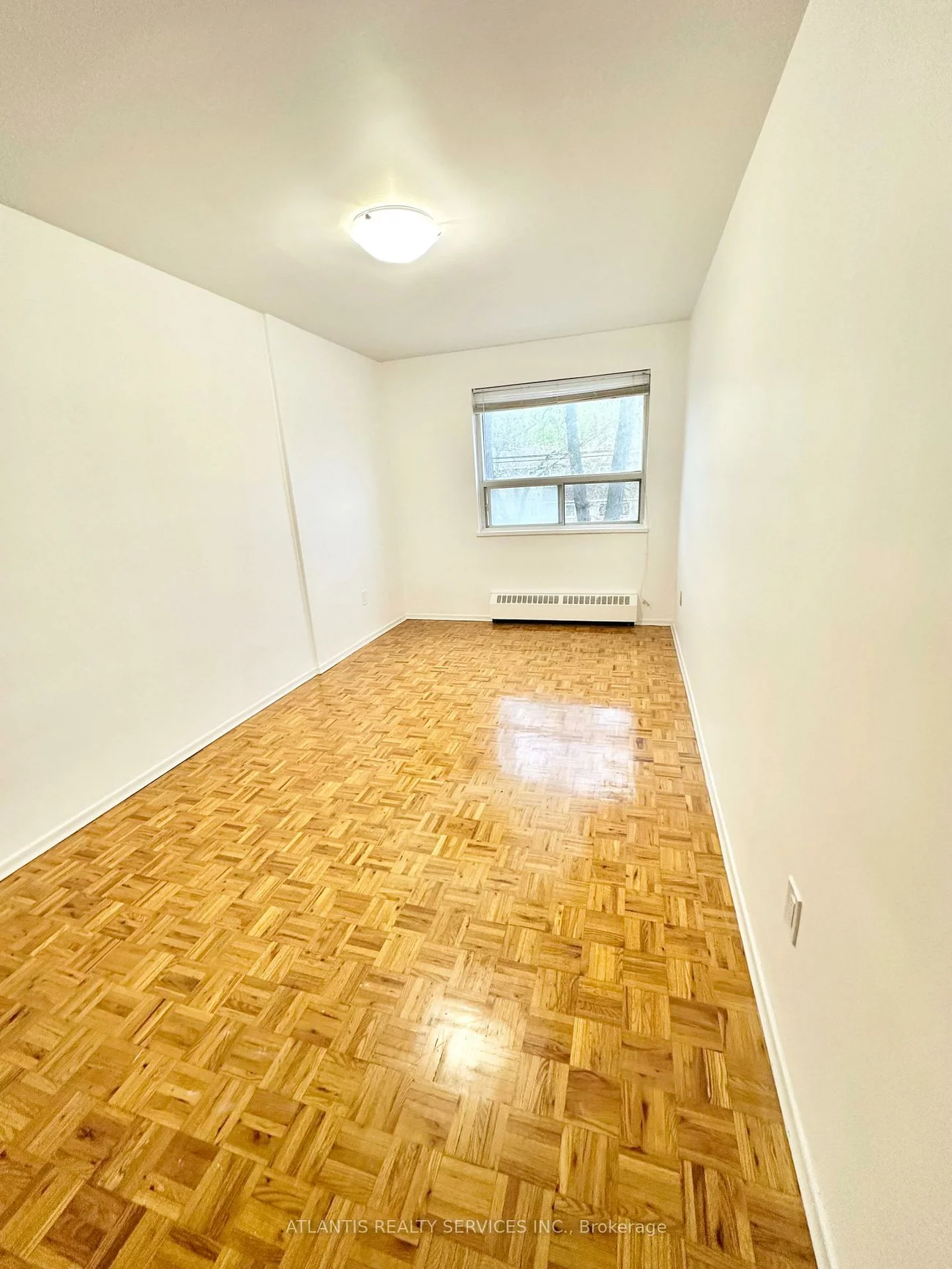 50, East, 1001 - BR Bronte, Oakville