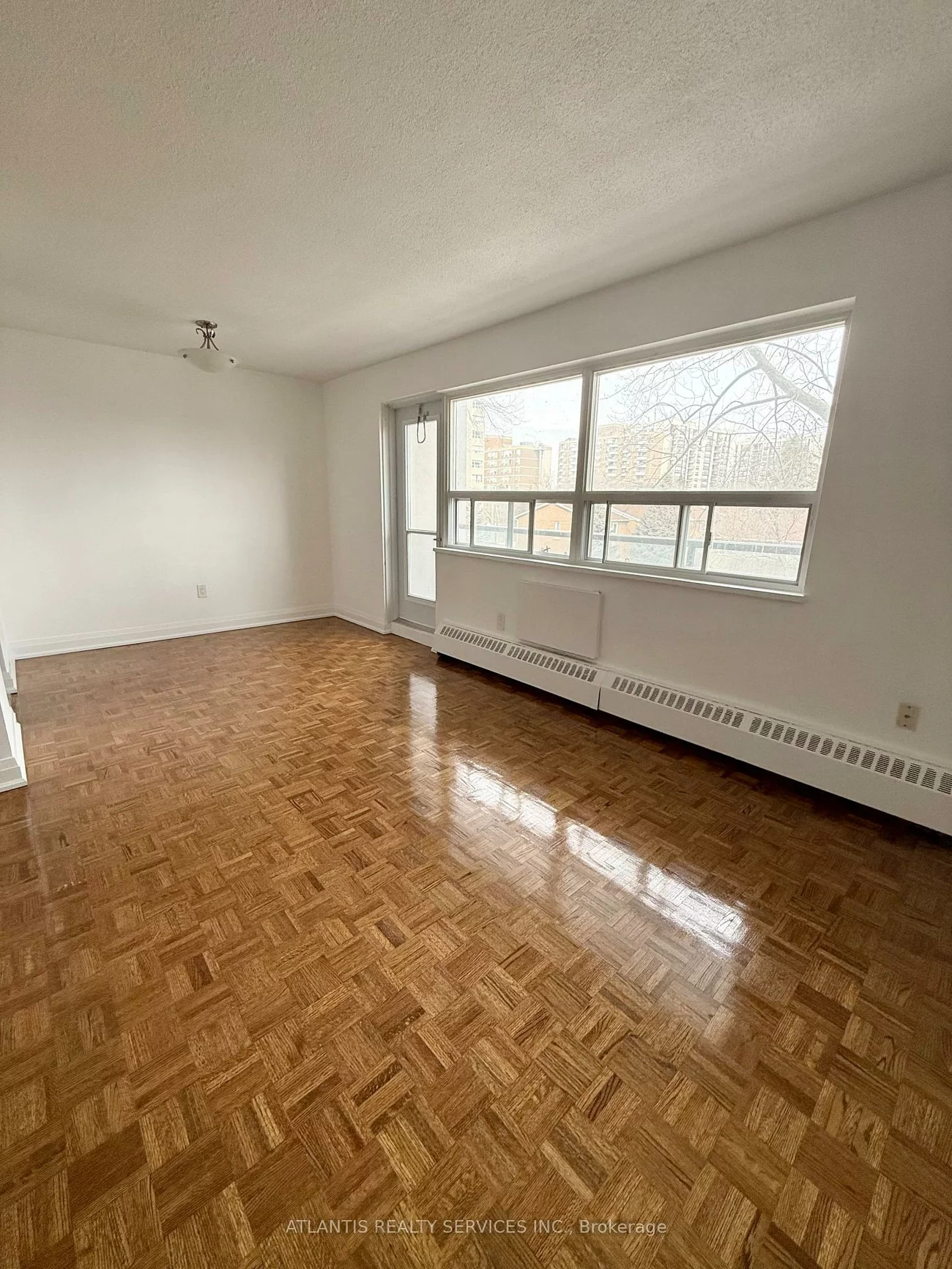 50, East, 1001 - BR Bronte, Oakville