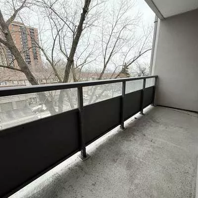 50, East, 1001 - BR Bronte, Oakville