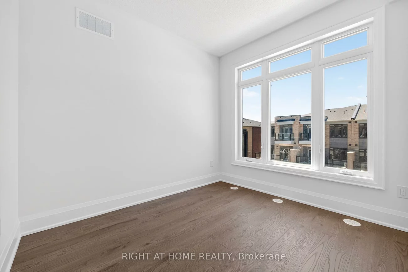 3311, Azam, 1008 - GO Glenorchy, Oakville