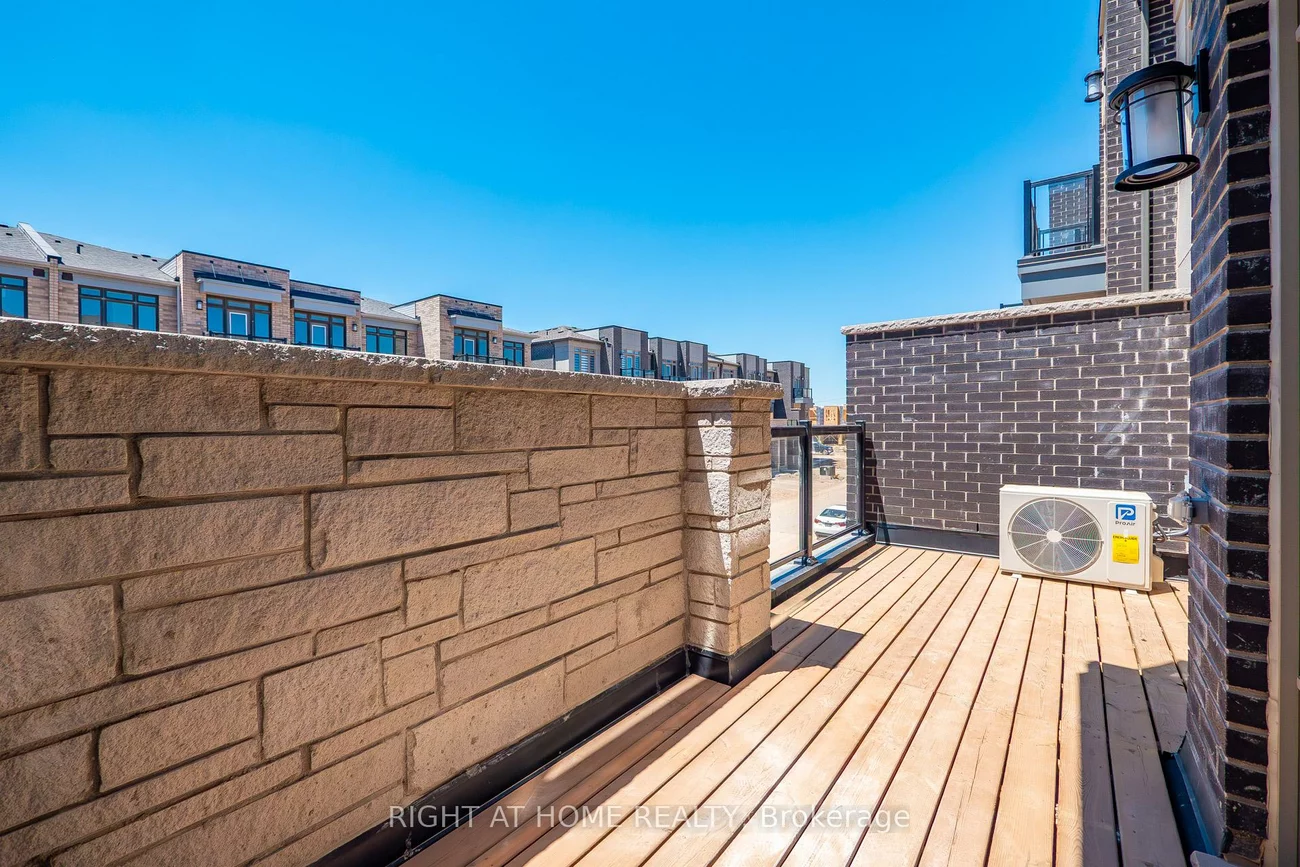 3311, Azam, 1008 - GO Glenorchy, Oakville
