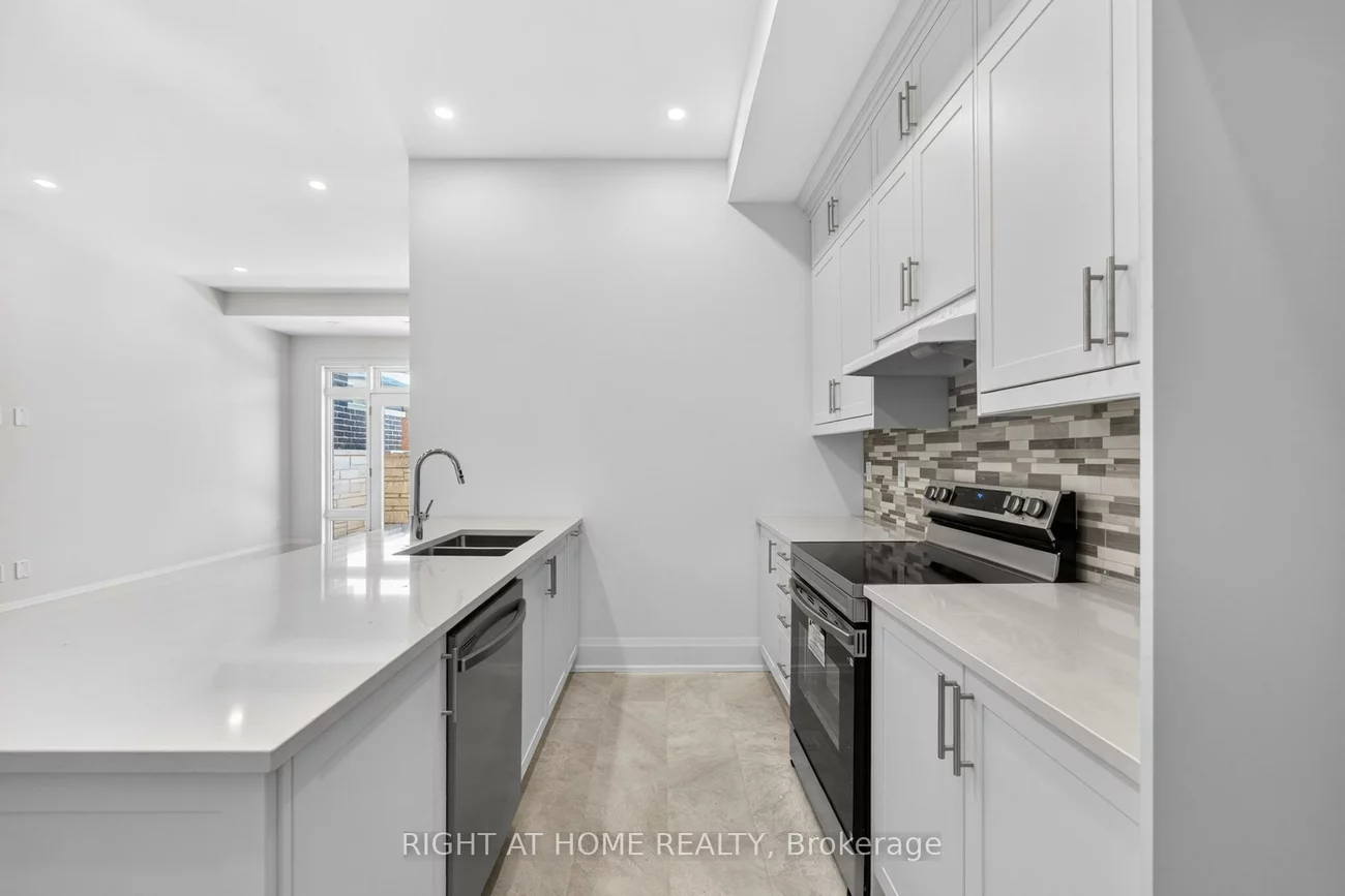 3311, Azam, 1008 - GO Glenorchy, Oakville