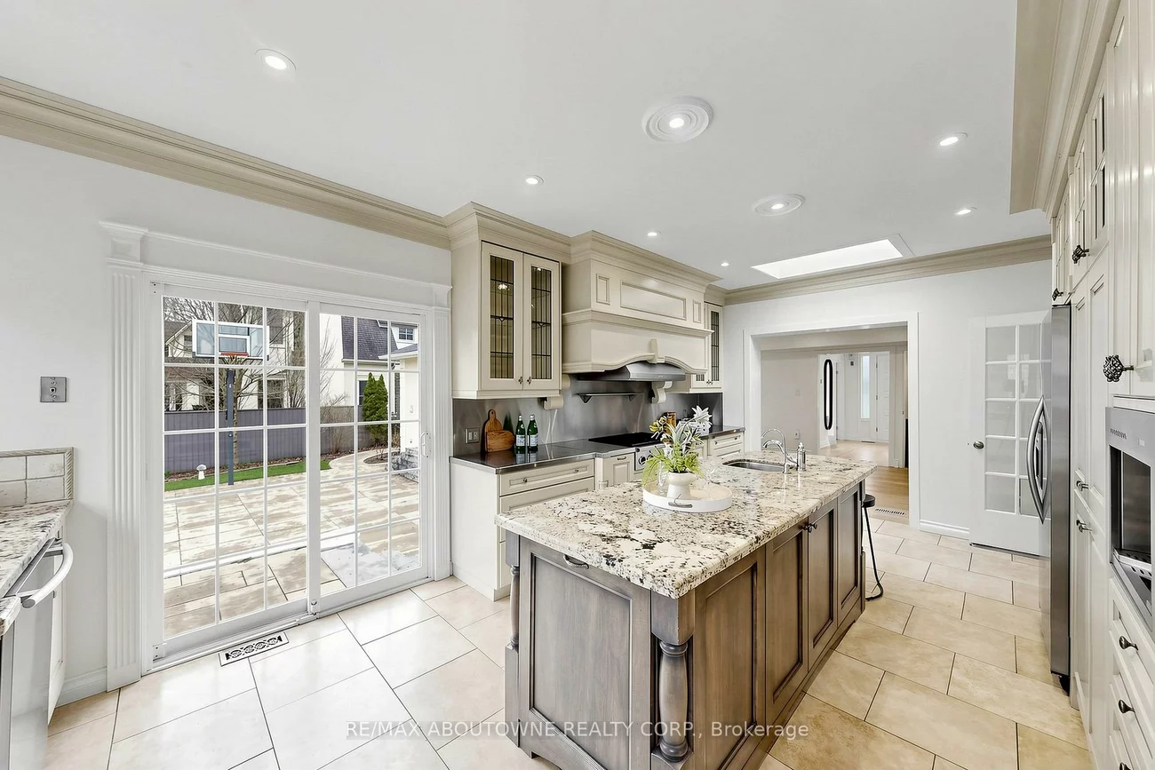 1316, Cambridge, 1011 - MO Morrison, Oakville