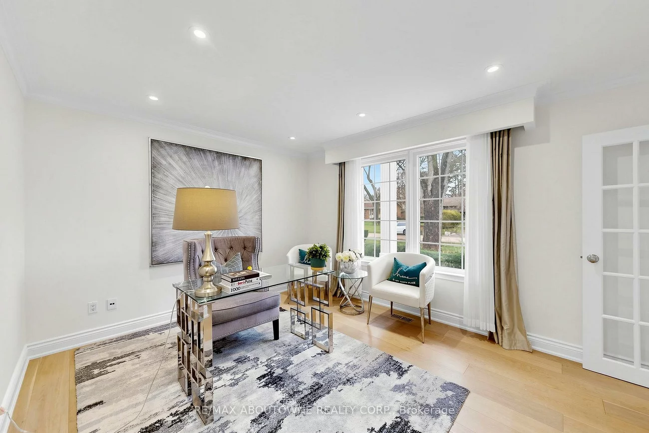 1316, Cambridge, 1011 - MO Morrison, Oakville