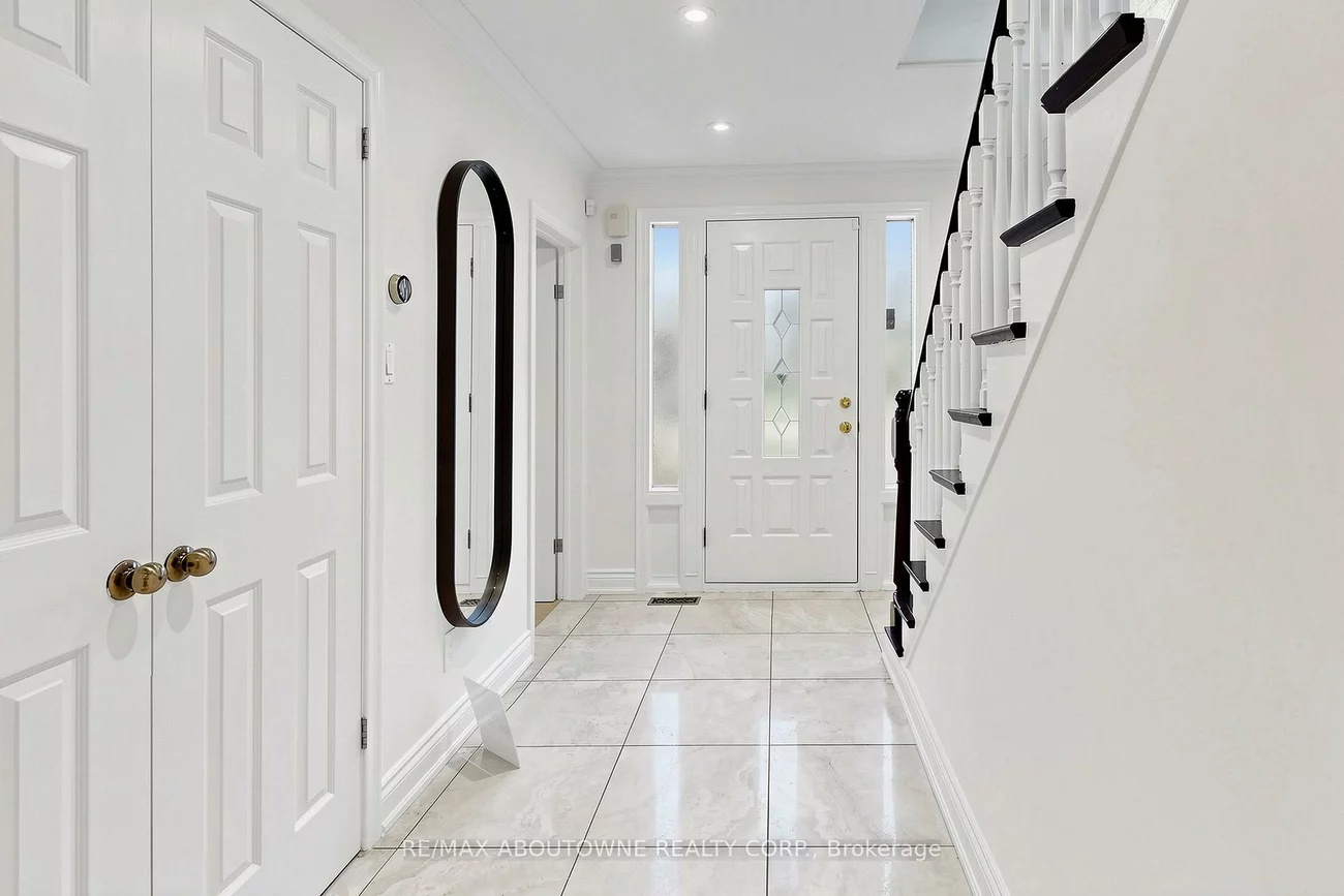 1316, Cambridge, 1011 - MO Morrison, Oakville