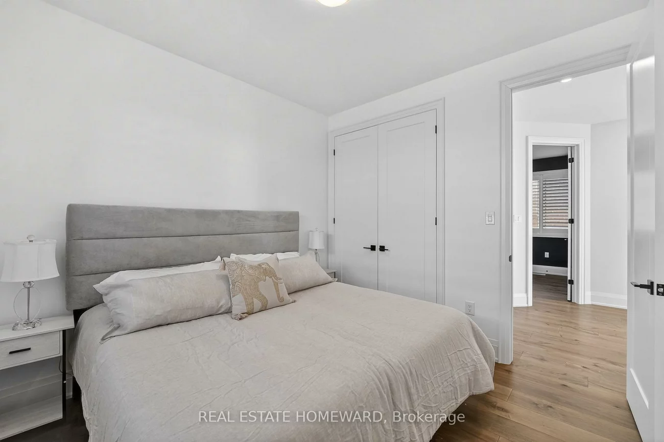 3329, Vernon Powell, 1008 - GO Glenorchy, Oakville
