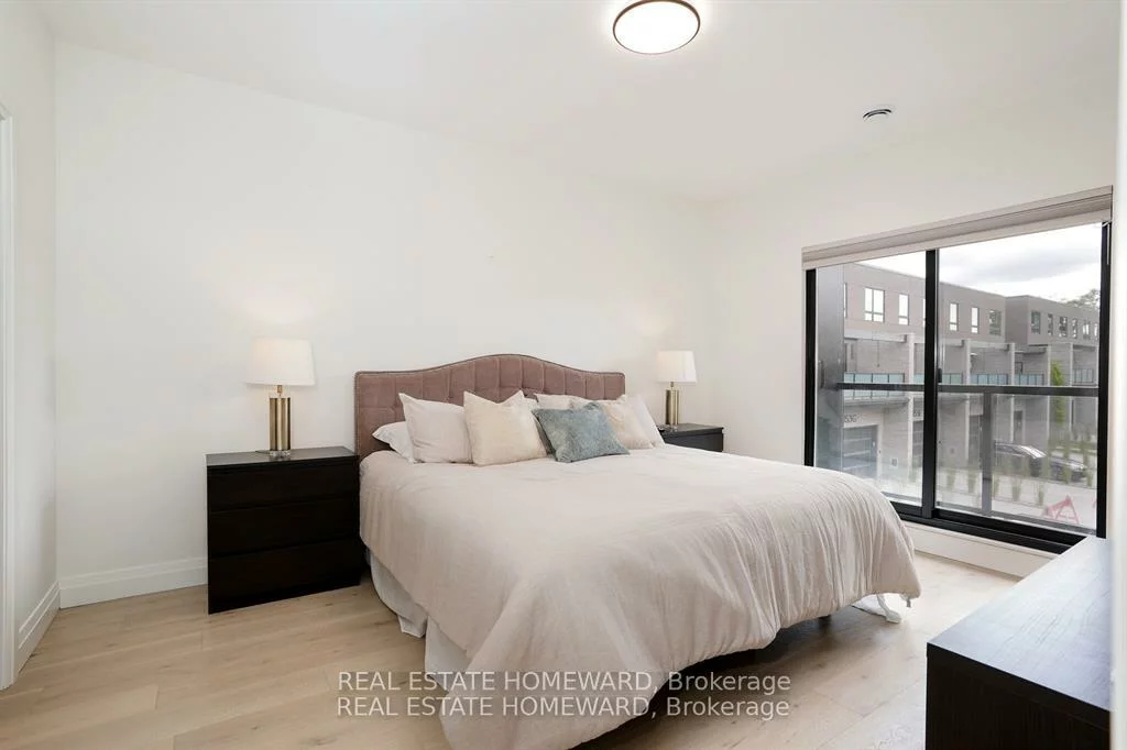 3329, Vernon Powell, 1008 - GO Glenorchy, Oakville