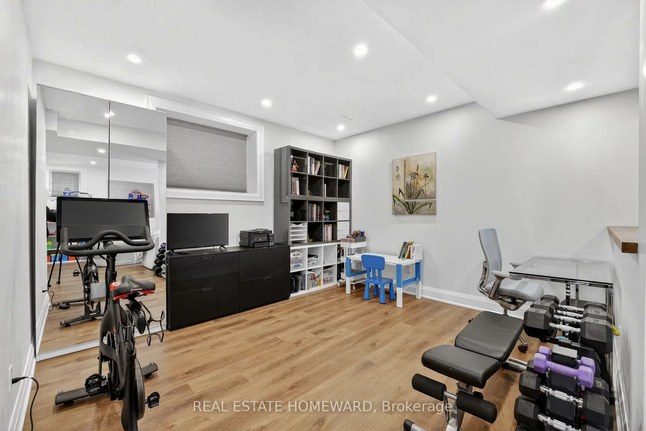 3329, Vernon Powell, 1008 - GO Glenorchy, Oakville