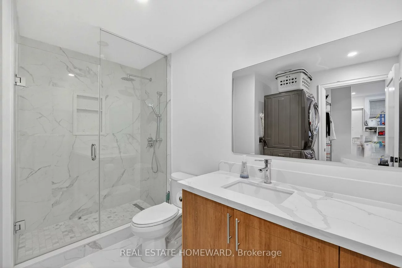 3329, Vernon Powell, 1008 - GO Glenorchy, Oakville
