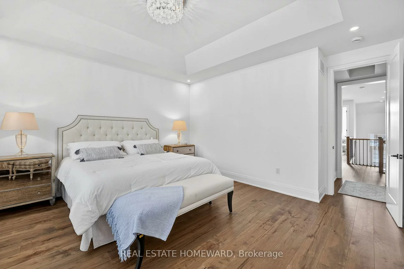 3329, Vernon Powell, 1008 - GO Glenorchy, Oakville