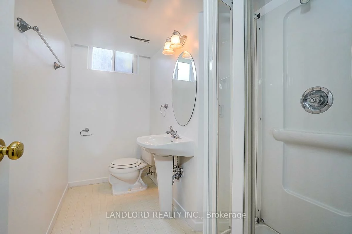 2294, Wyandotte, 1020 - WO West, Oakville