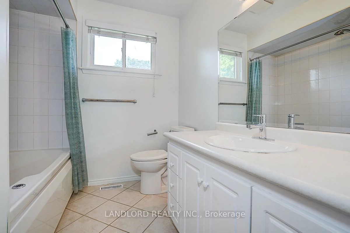 2294, Wyandotte, 1020 - WO West, Oakville
