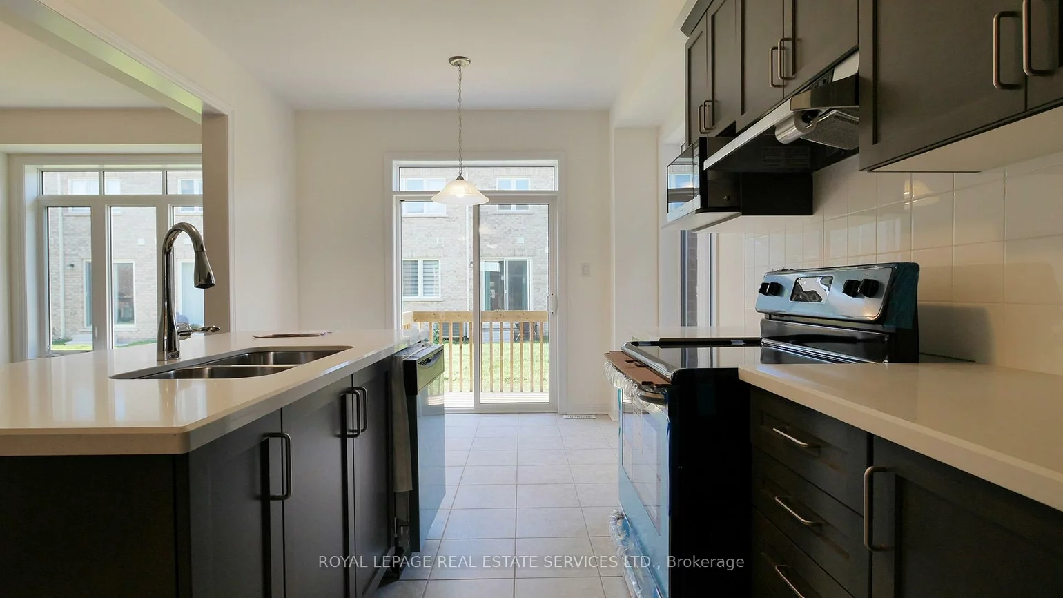 103, Huguenot, 1008 - GO Glenorchy, Oakville