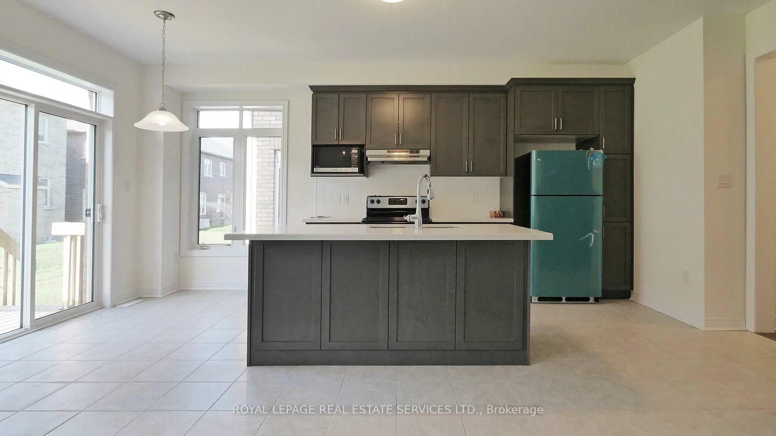 103, Huguenot, 1008 - GO Glenorchy, Oakville