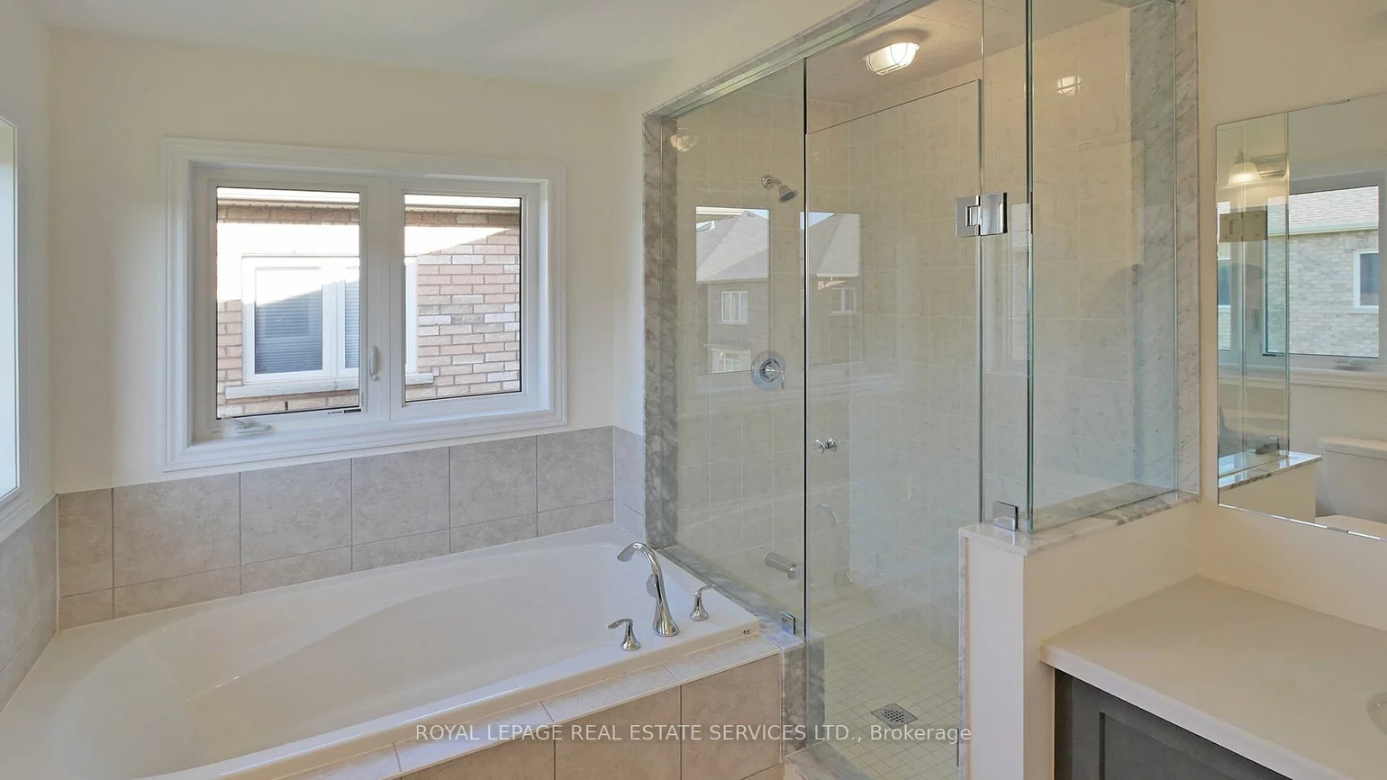 103, Huguenot, 1008 - GO Glenorchy, Oakville