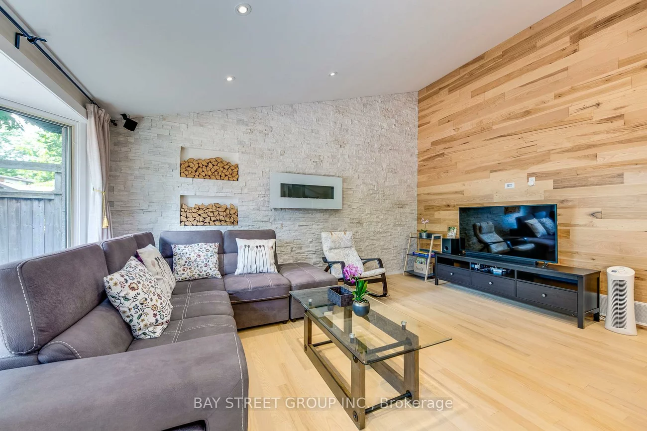 1238, Landfair, 1005 - FA Falgarwood, Oakville