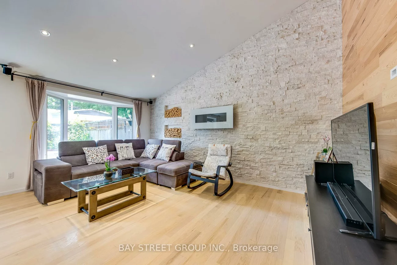 1238, Landfair, 1005 - FA Falgarwood, Oakville