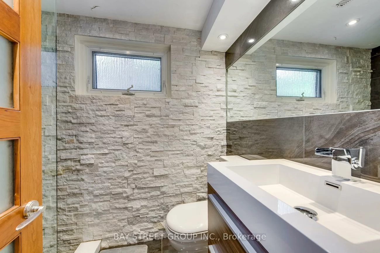 1238, Landfair, 1005 - FA Falgarwood, Oakville