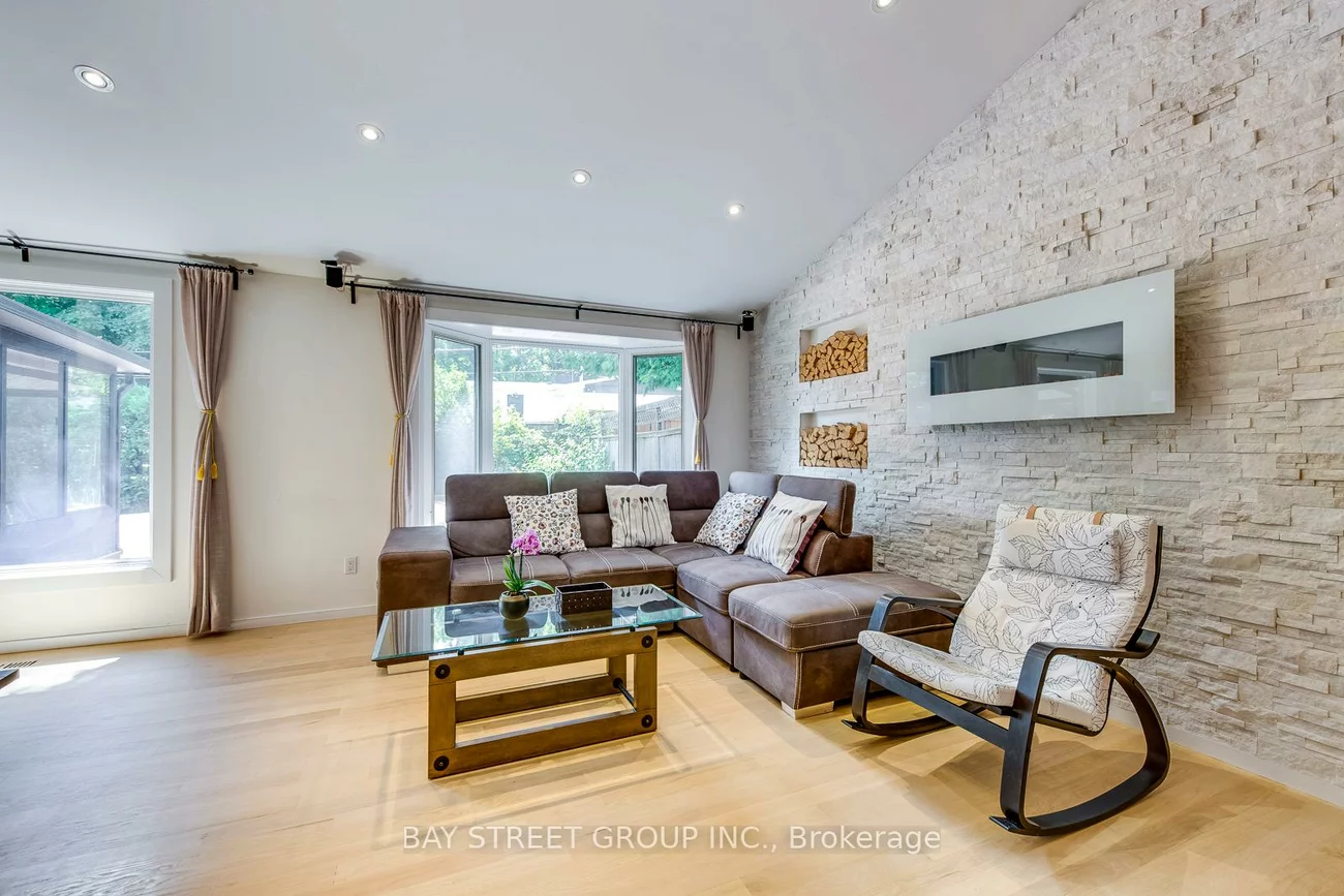 1238, Landfair, 1005 - FA Falgarwood, Oakville
