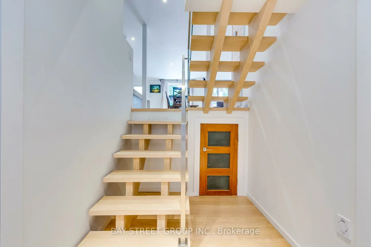 1238, Landfair, 1005 - FA Falgarwood, Oakville