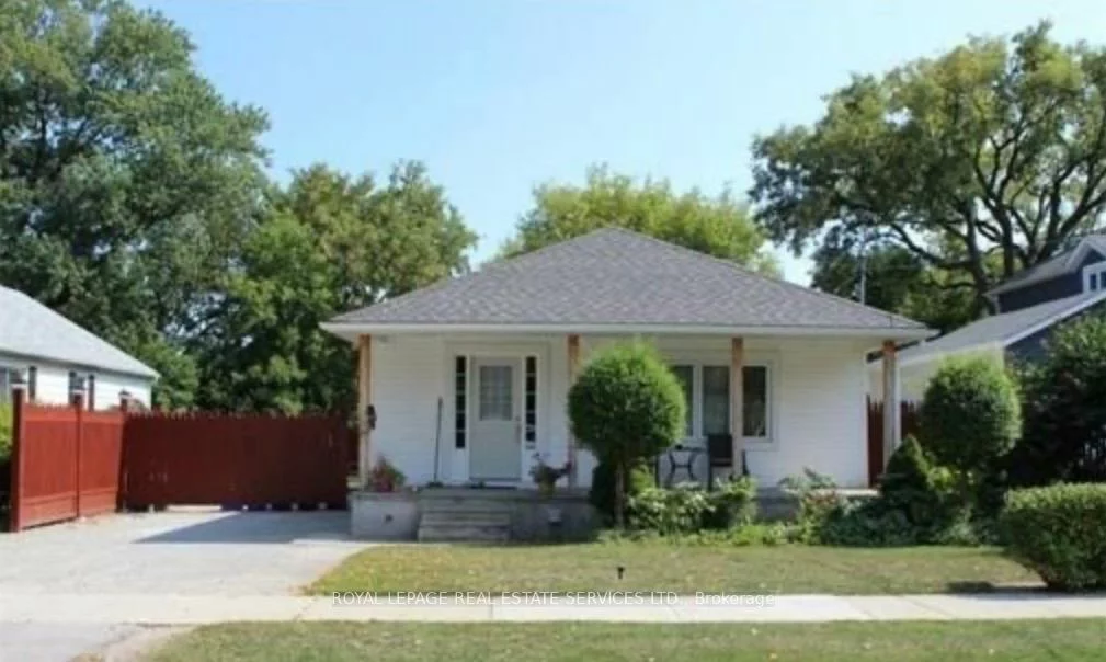 132, Elmwood, 1002 - CO Central, Oakville