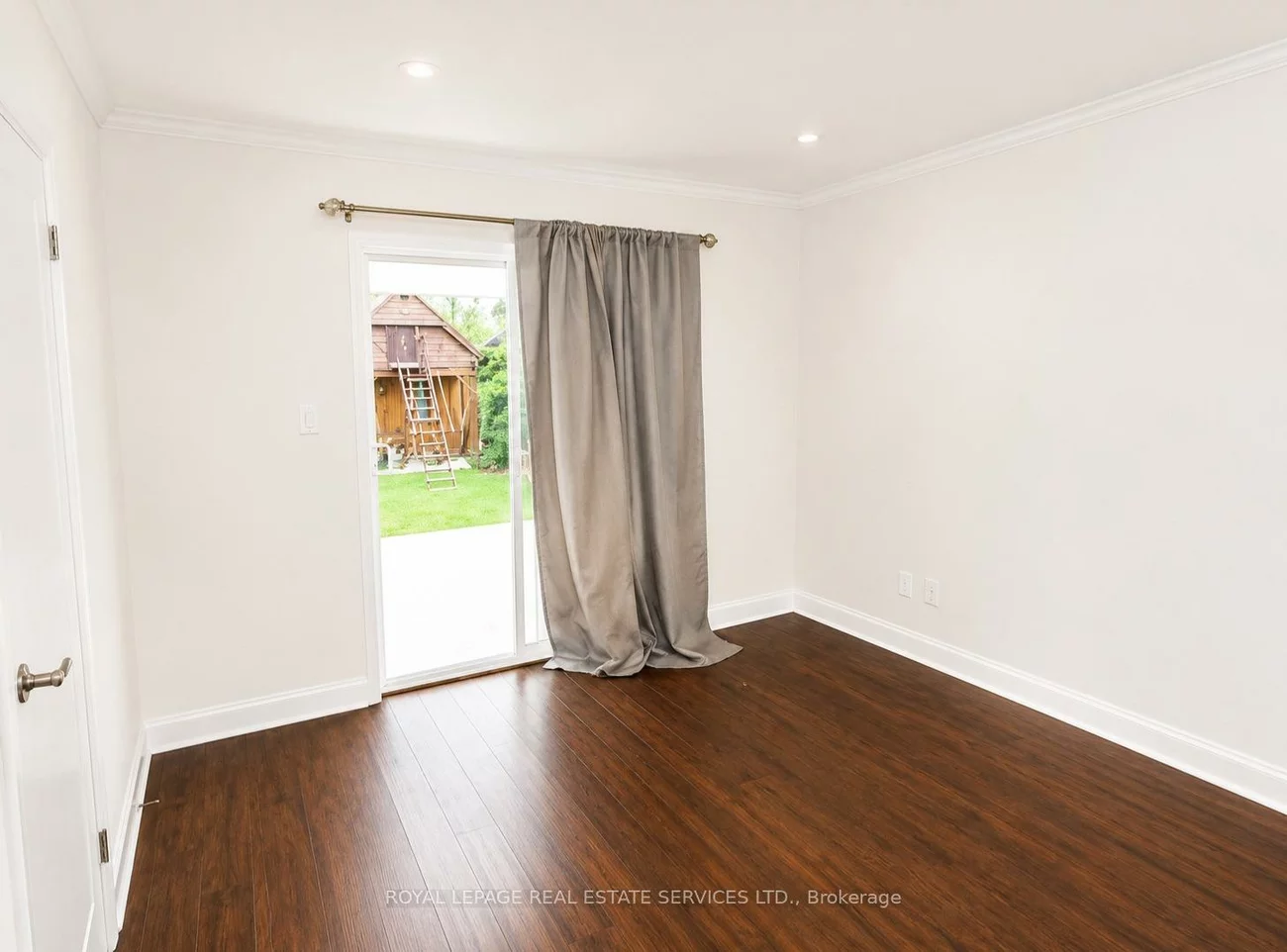 132, Elmwood, 1002 - CO Central, Oakville