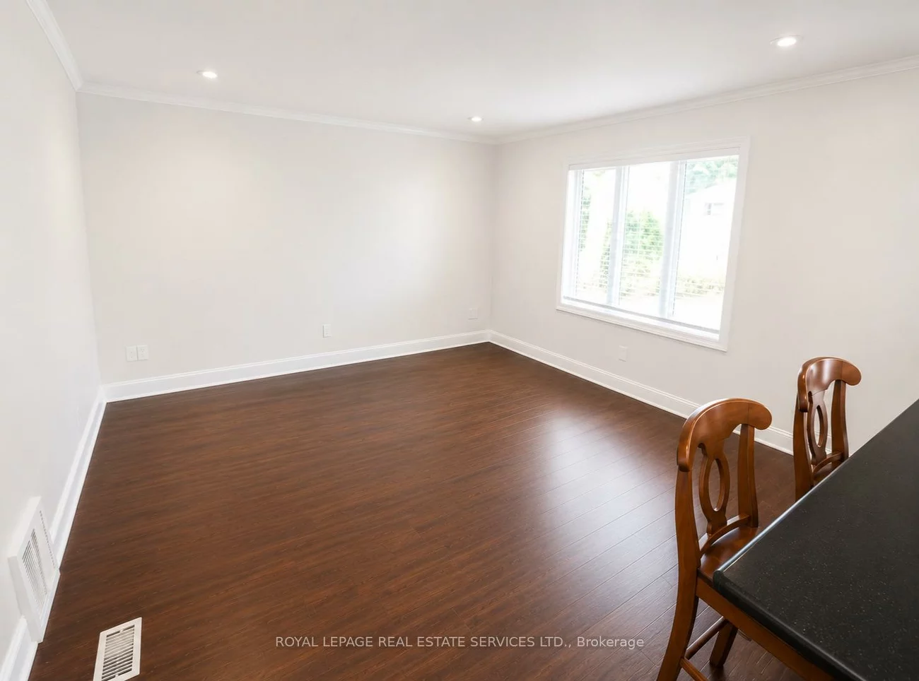 132, Elmwood, 1002 - CO Central, Oakville