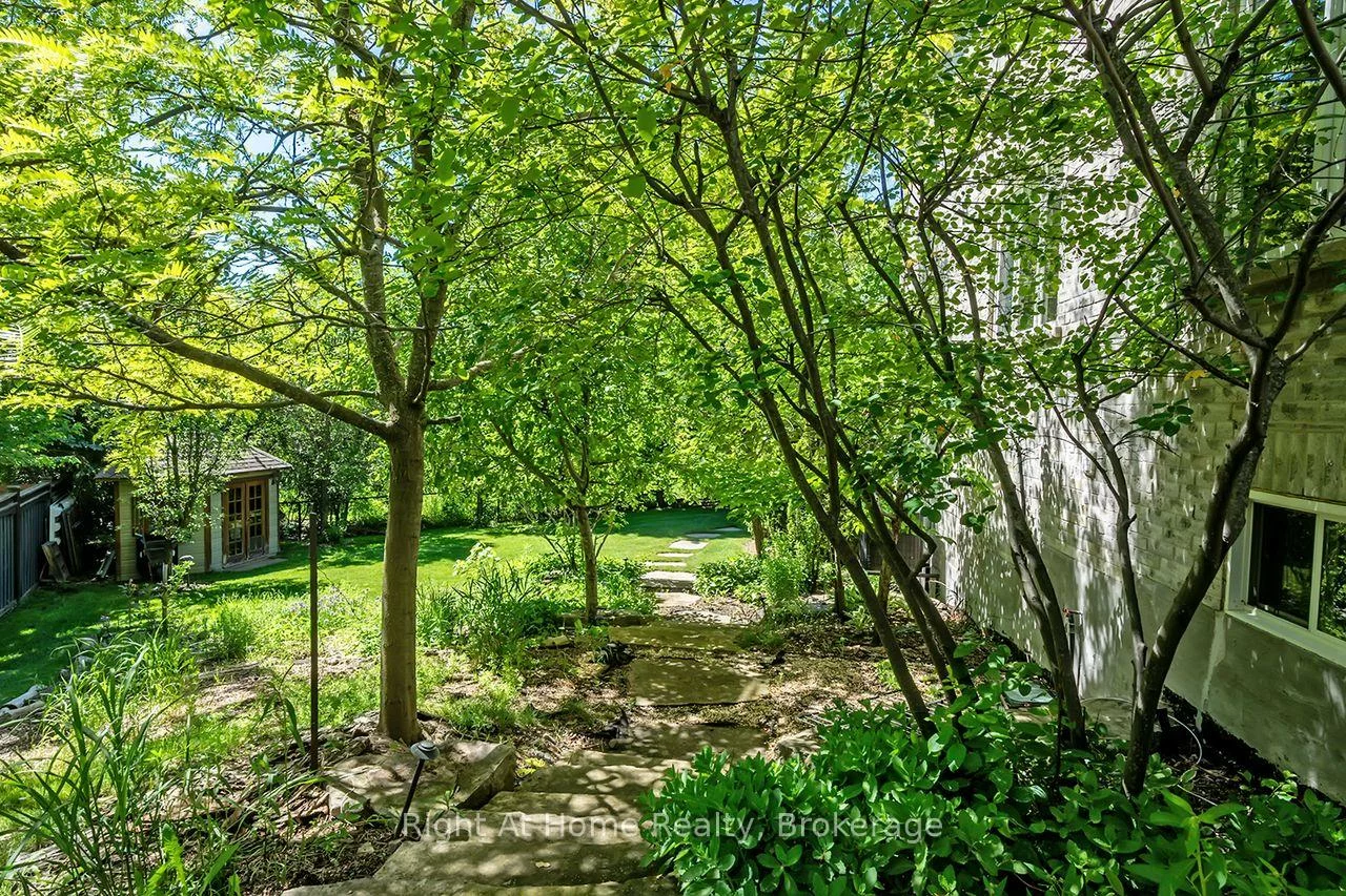 2096, Bingley, 1000 - BC Bronte Creek, Oakville