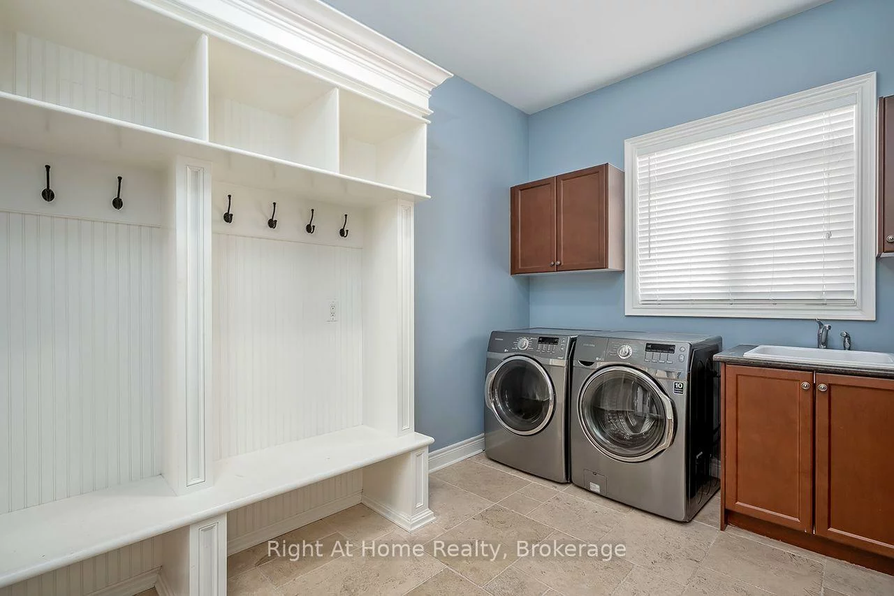 2096, Bingley, 1000 - BC Bronte Creek, Oakville