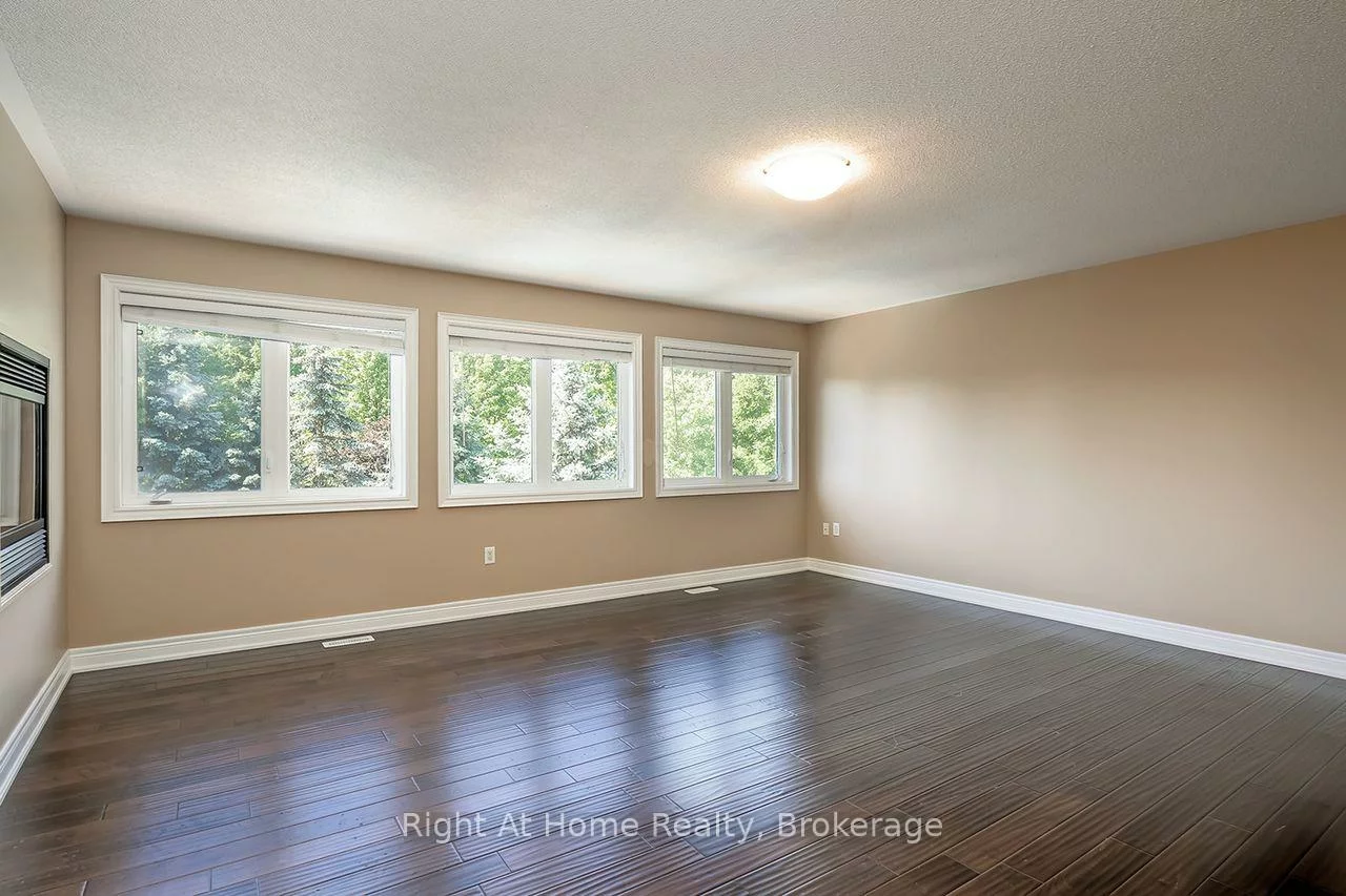 2096, Bingley, 1000 - BC Bronte Creek, Oakville