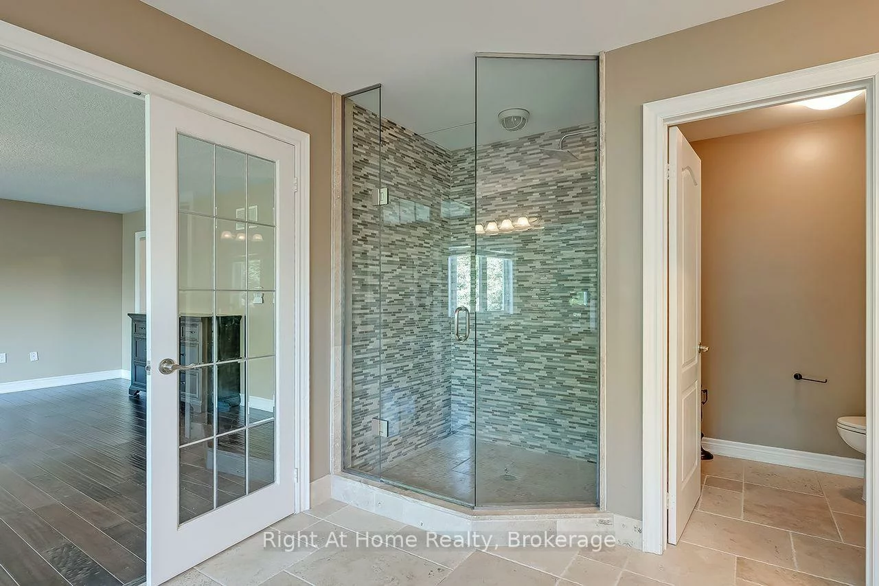 2096, Bingley, 1000 - BC Bronte Creek, Oakville