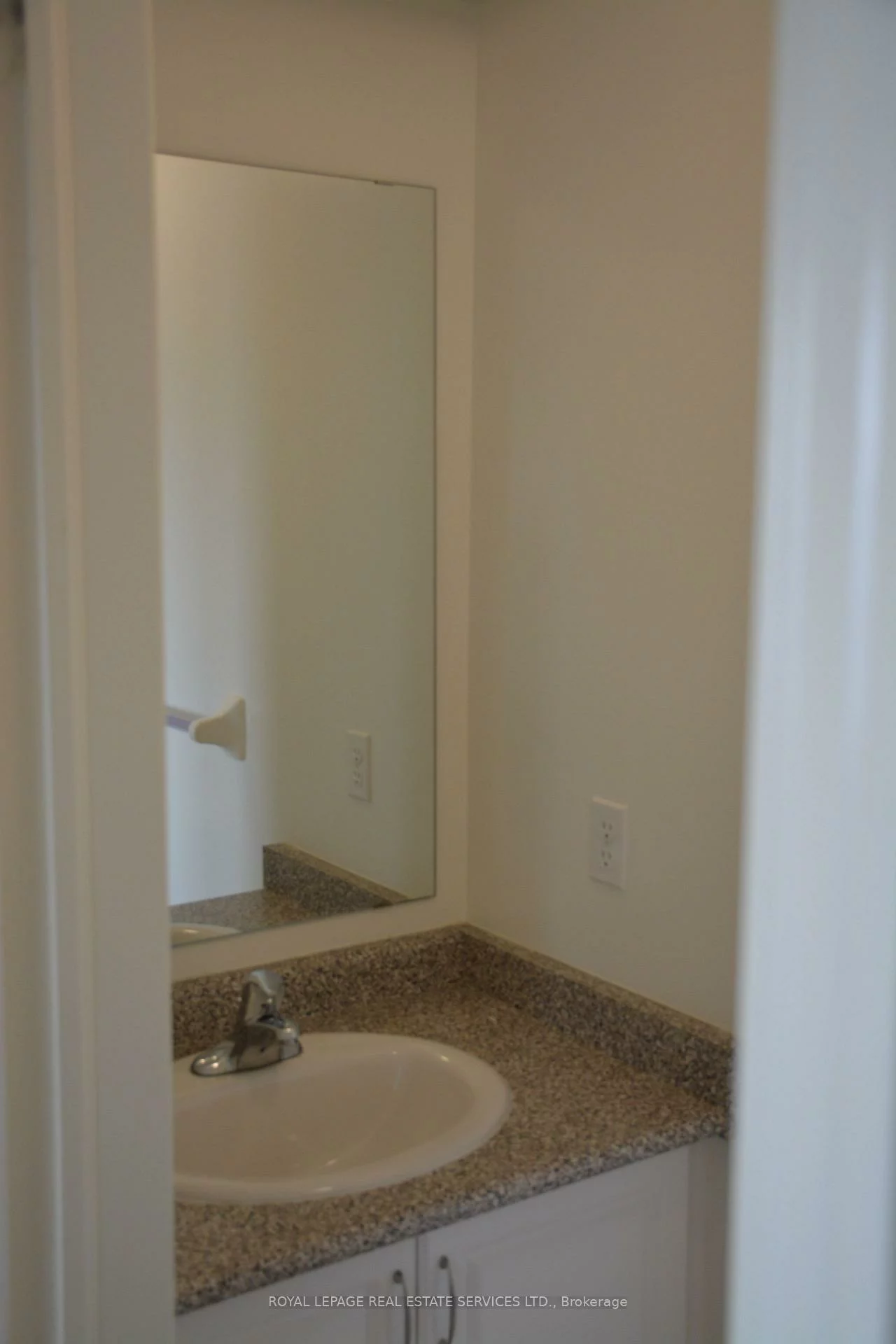 3157, Neyagawa, 1008 - GO Glenorchy, Oakville