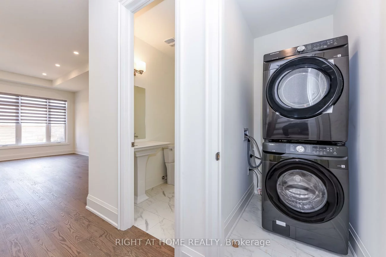 3306, umar, 1008 - GO Glenorchy, Oakville