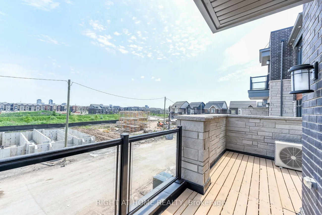 3306, umar, 1008 - GO Glenorchy, Oakville