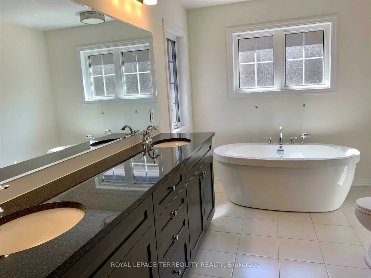 3321, Vernon Powell, 1008 - GO Glenorchy, Oakville