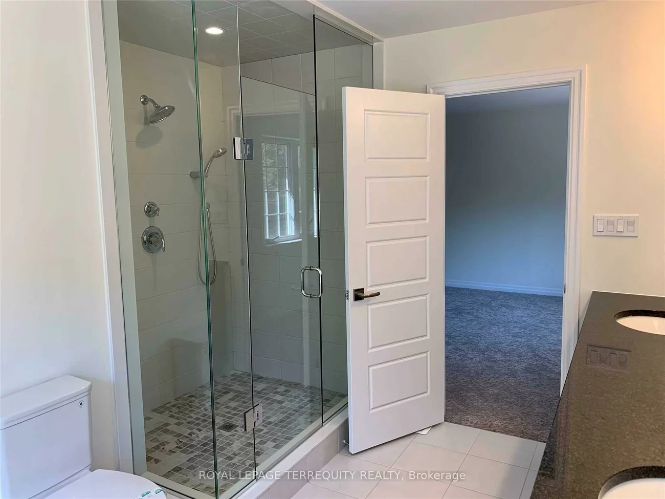 3321, Vernon Powell, 1008 - GO Glenorchy, Oakville