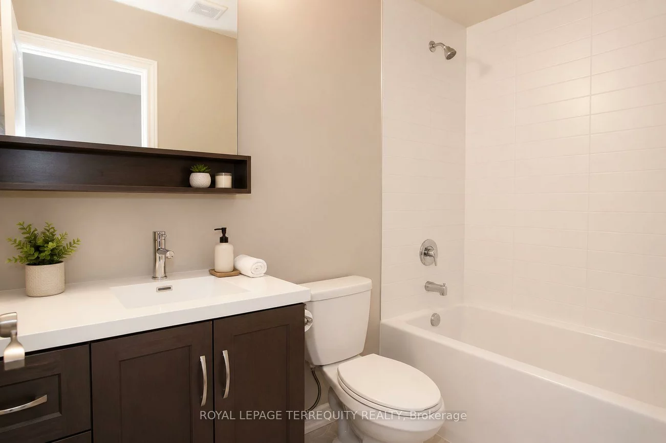 3111, Blackfriar, 1010 - JM Joshua Meadows, Oakville