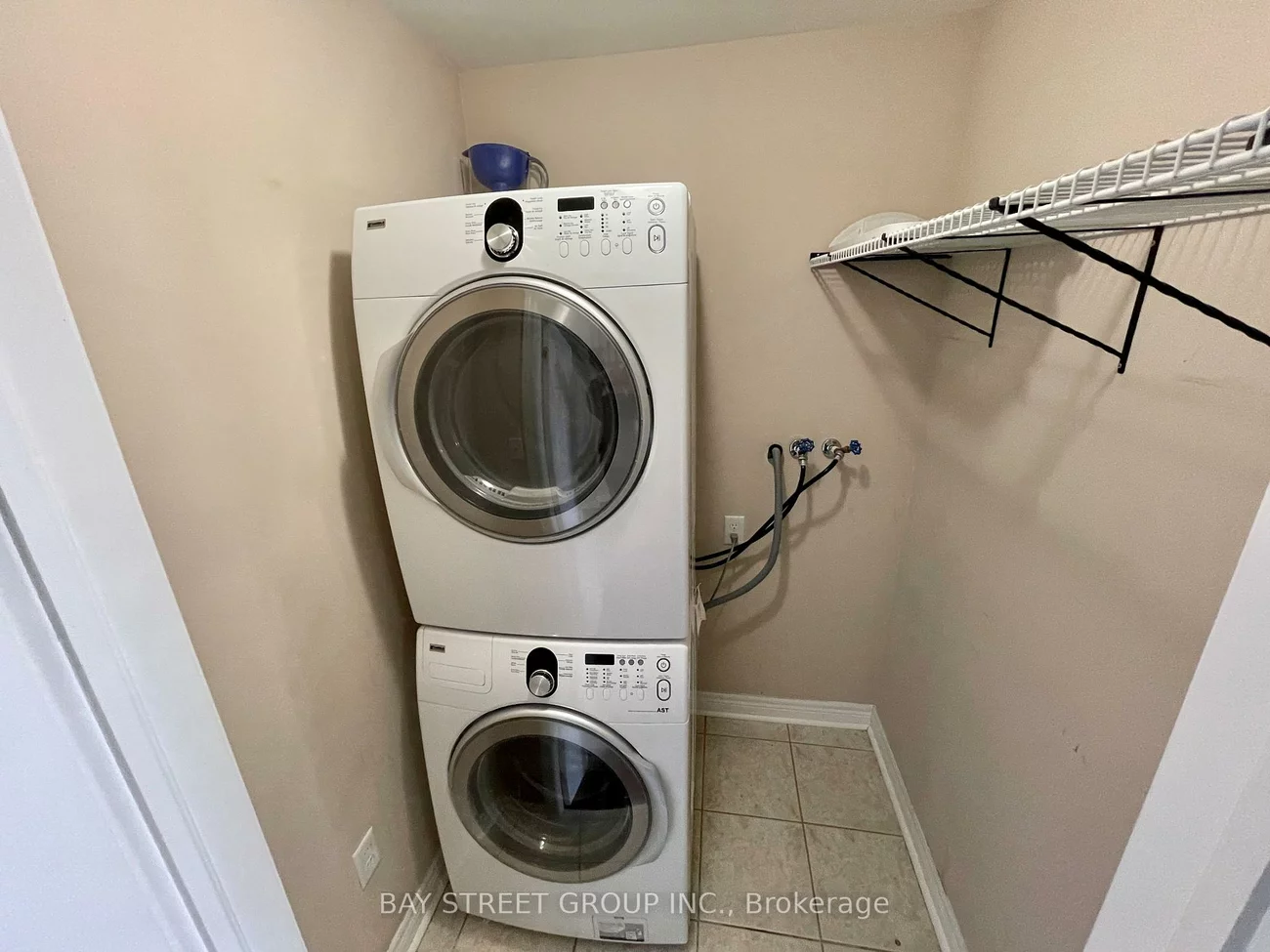2410, Woodstock, 1019 - WM Westmount, Oakville