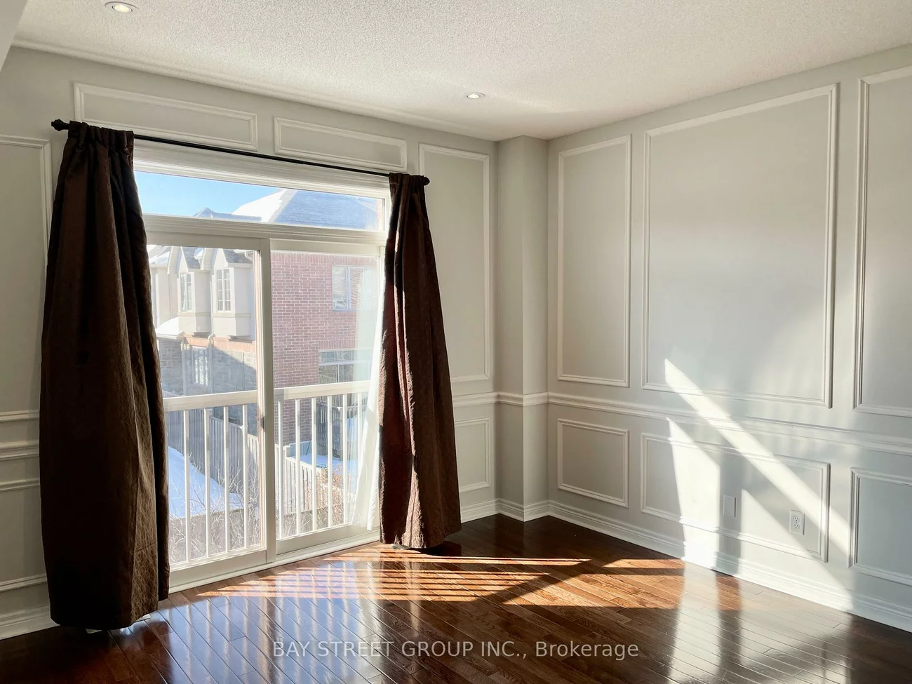 2410, Woodstock, 1019 - WM Westmount, Oakville