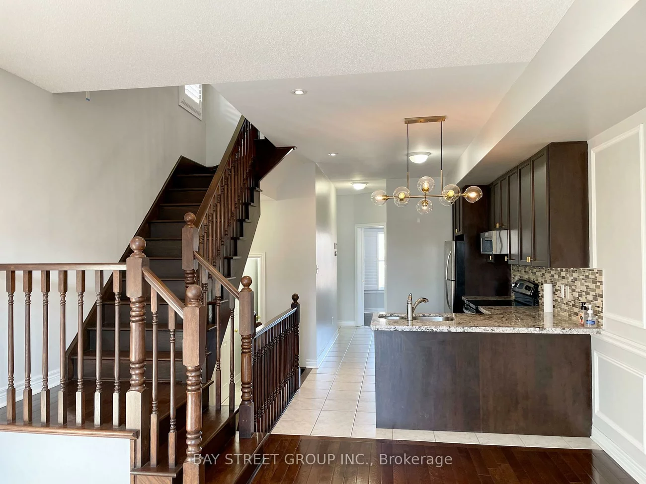 2410, Woodstock, 1019 - WM Westmount, Oakville
