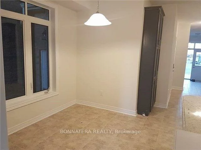 121, Huguenot, 1008 - GO Glenorchy, Oakville