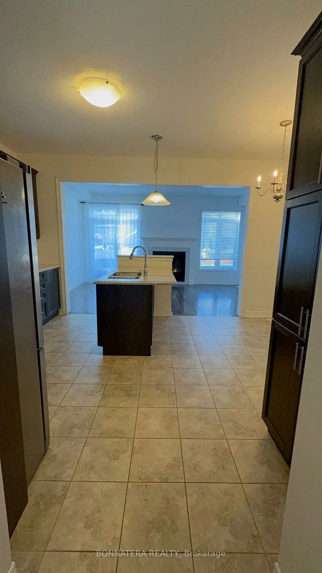 121, Huguenot, 1008 - GO Glenorchy, Oakville
